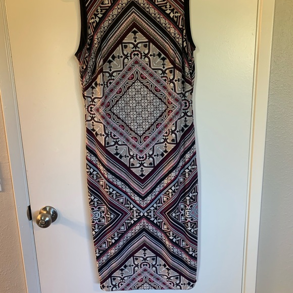 Black white and pink dress - Picture 3 of 3